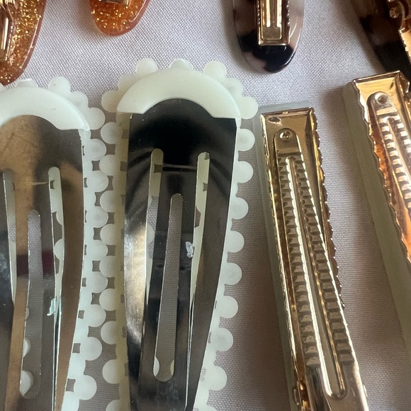 Hair Clips - Picture 6 of 7